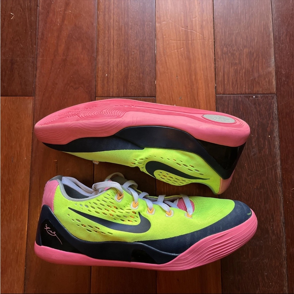 Nike Kobe IX 9 Volt Green Gs Size 7Y Good Condition Used